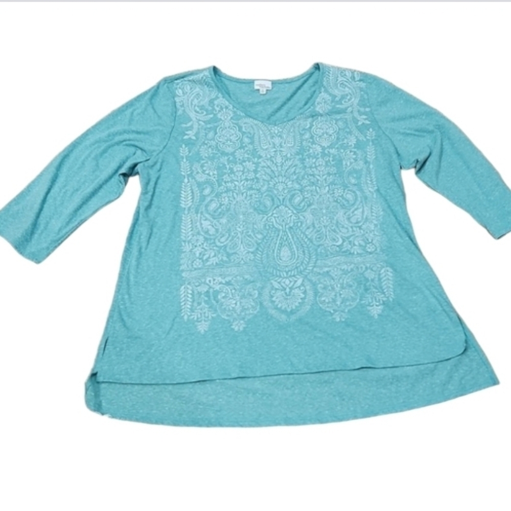 Madison & Berkeley Filigree Vneck Top